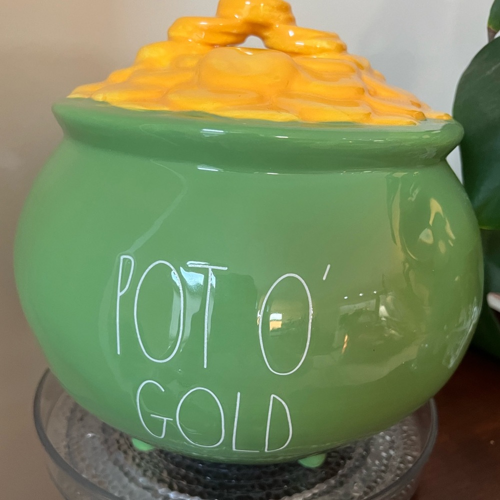 Rae Dunn “POT O’ GOLD” Green Ceramic Cauldron NWOT